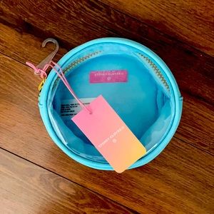 💙 ☀️ 🥰 NWT SCL light blue round pouch! ☀️💙